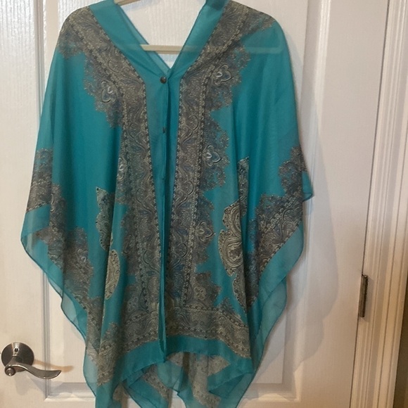 LVS collections poncho/cape - Picture 3 of 5